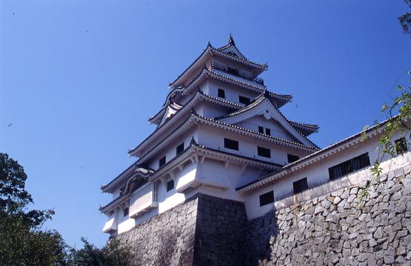 Karatsu Castle (Maizuru-jo “Dancing Crane Castle”)