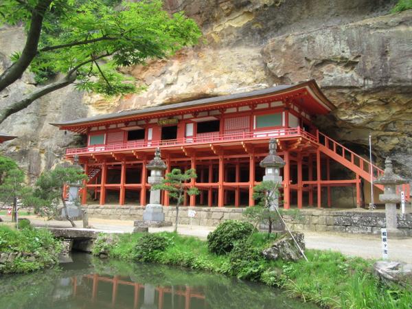 Takkoku no Iwaya Bishamondo Hall (Takkoku Seikoji Temple)