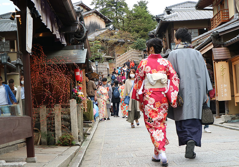 Kyoto walk—Climb “the hill” to Kiyomizu-dera Temple